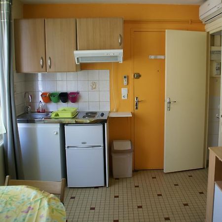 Au Coeur De Bourg Csm Apartment Courseulles-sur-Mer Ruang foto