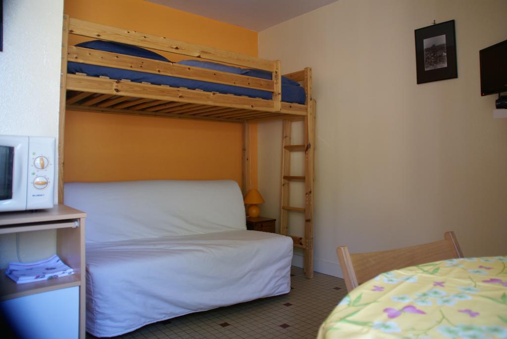 Au Coeur De Bourg Csm Apartment Courseulles-sur-Mer Ruang foto