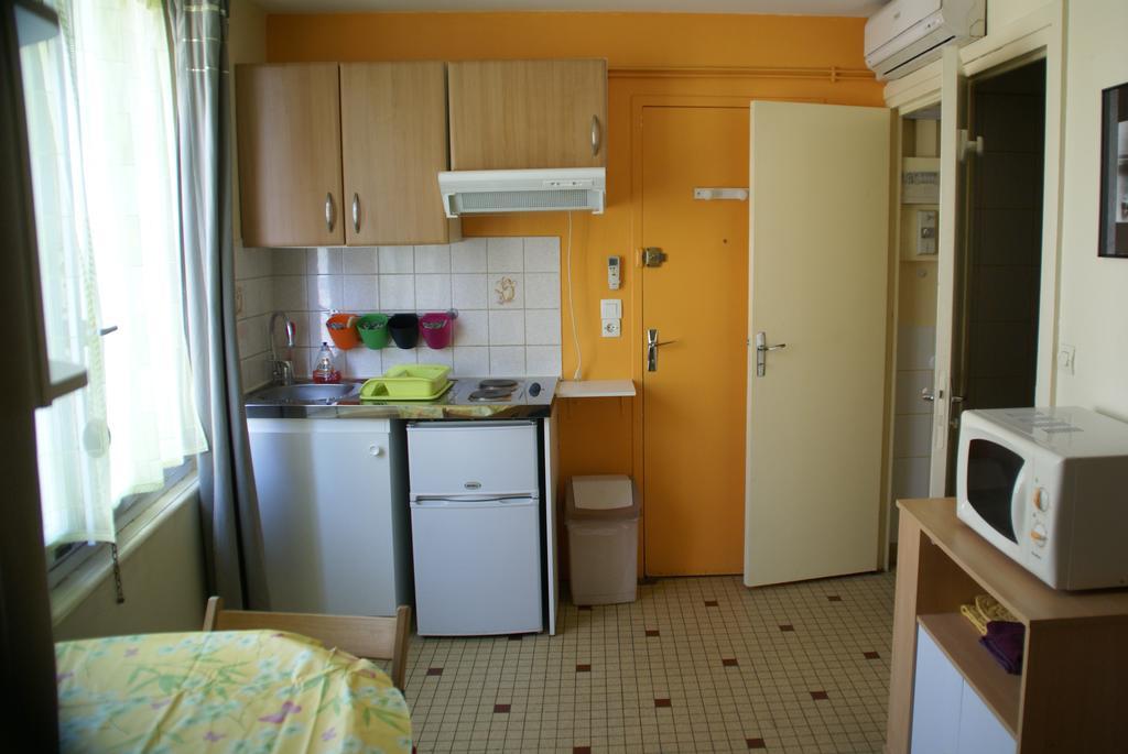 Au Coeur De Bourg Csm Apartment Courseulles-sur-Mer Ruang foto